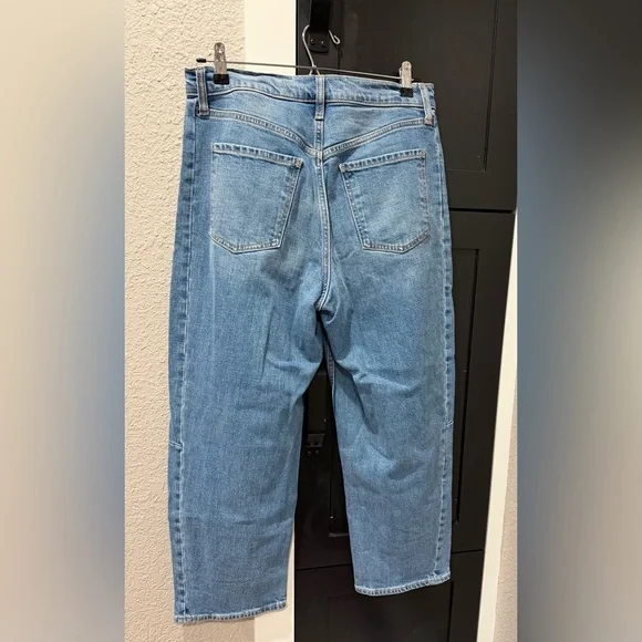 Old Navy Hi-Rise Barrel Leg Women's Jeans - Blue Wash - Picture 5 of 7